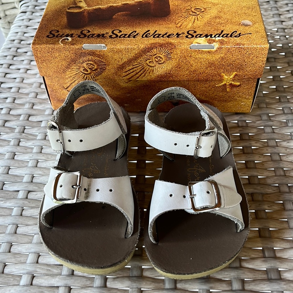 Sun-San Saltwater sandals - white surfer unisex size 7